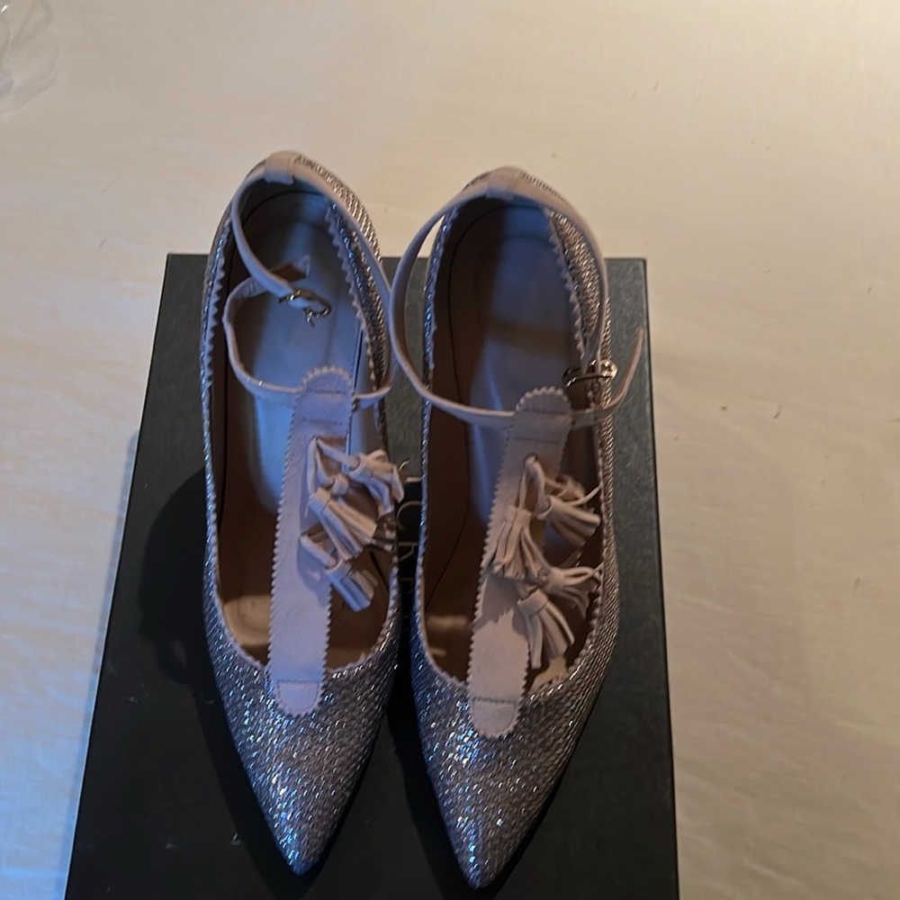 Brand New Condition! JCrew Glitter Pumps with Suede Tassel. Pale Gold.